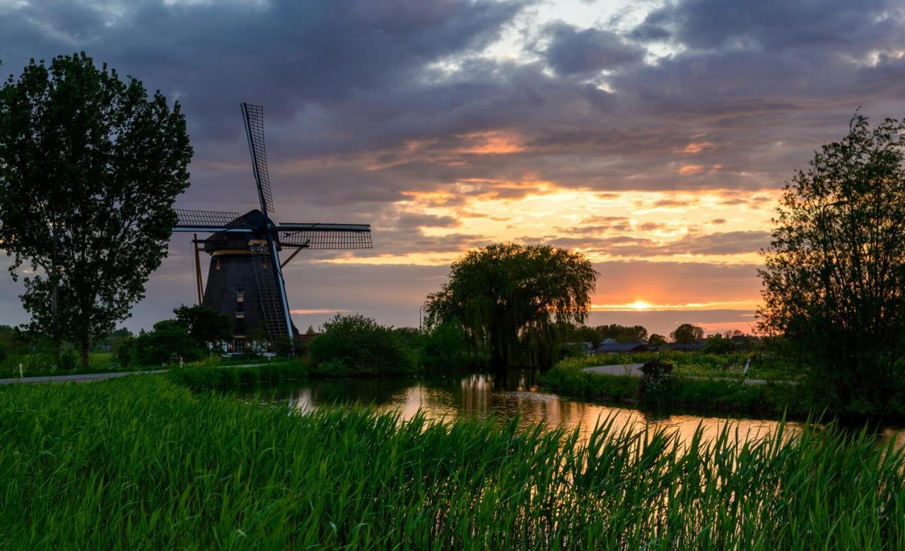 Mondriaanmolen, a real Windmill close to Amsterdam Abcoude Exterior foto